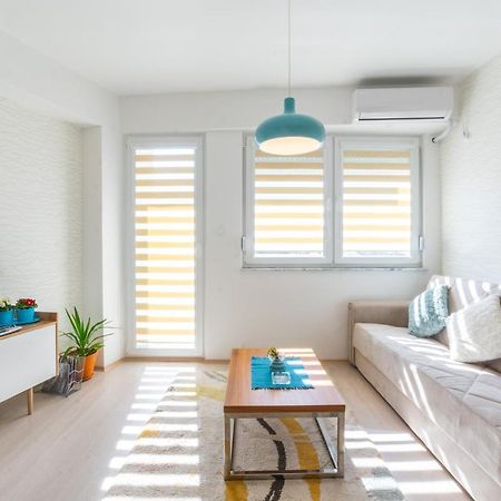 Апартаменты • Charming ǀ Near City Mall ǀ 1Br • Скопье Экстерьер фото